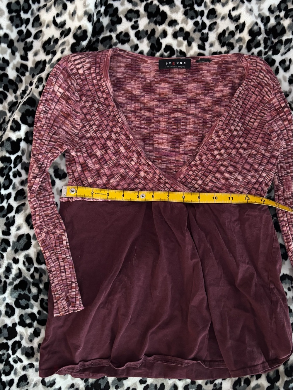 Axcess Ribbed Two-Tone Mauve V-Neck Top